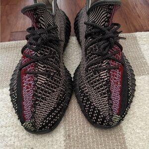 Yeezy 350 V2 Yecheil